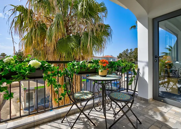 Dreamy 2 Bed Apartment By The Sea